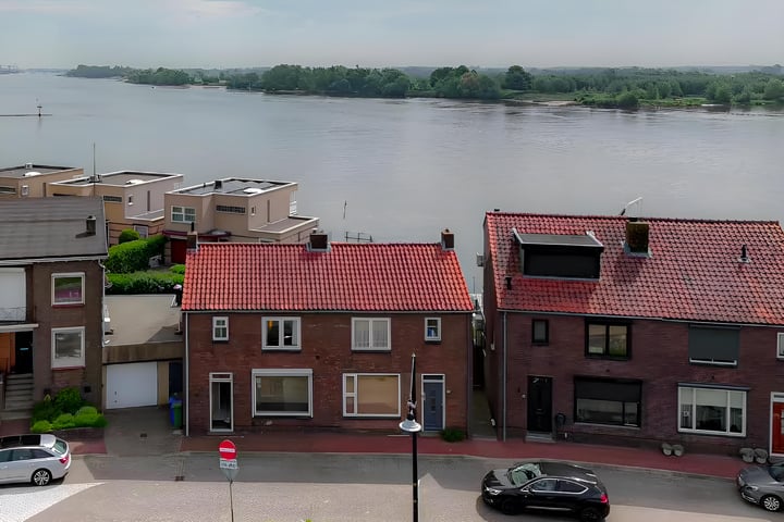 Rivierdijk 32 in Sliedrecht