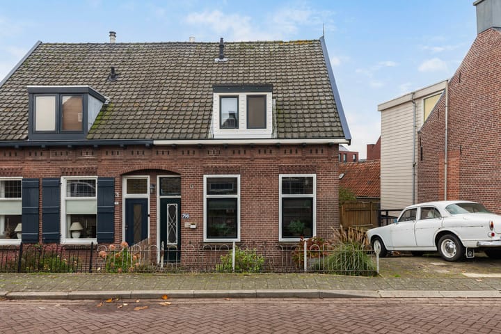 Photo of property Rivierdijk 798, Hardinxveld-Giessendam