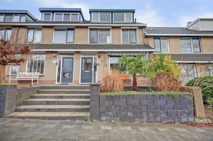 Rivierlaan 84 in Spijkenisse foto