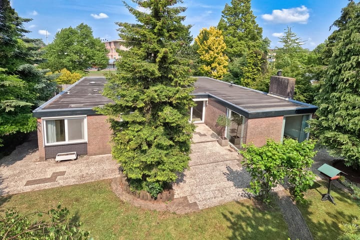 Photo of property Robert Kochstraat 6, Badhoevedorp