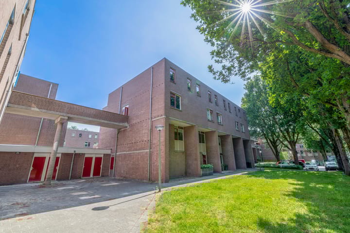 Photo of property Robert Schumanring 242, Vlaardingen