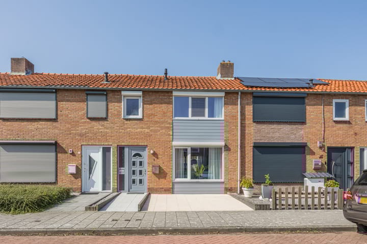 Robertstraat 44 in Axel