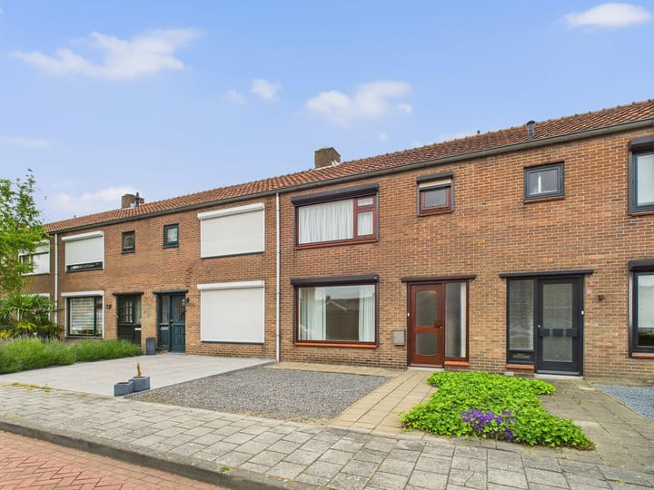 Photo of property Robertstraat 57, Axel