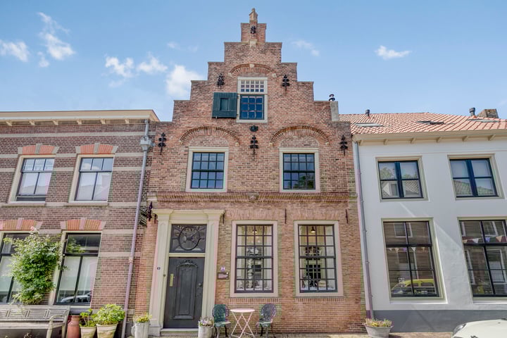 Rodeheldenstraat 20 in Buren