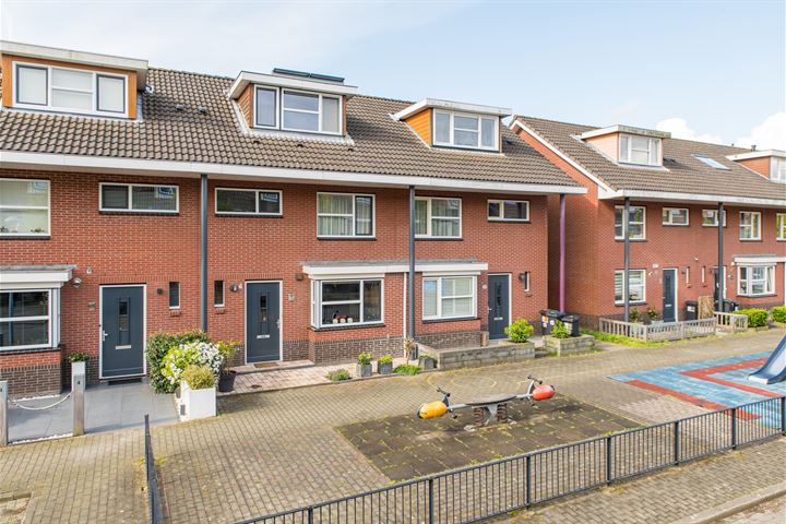 Rodelindalaan 66 in Nieuw-Vennep