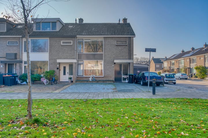 Photo of property Roerdompstraat 8, Zwijndrecht