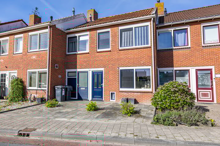 Roerstraat 8 in Delfzijl photo