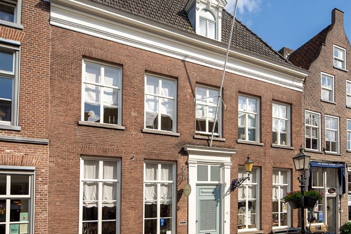 Rogstraat 17 in Grave