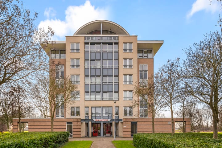 Photo of property Rondenburglaan 131, Hoofddorp