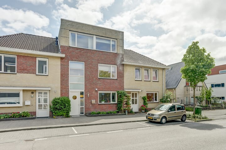 Roomweg 200 in Enschede
