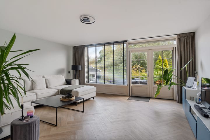 Roos Vosstraat 15 in Schiedam