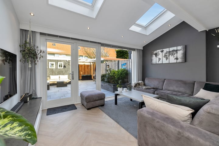 Photo of property Roosje Vosstraat 10, Alkmaar