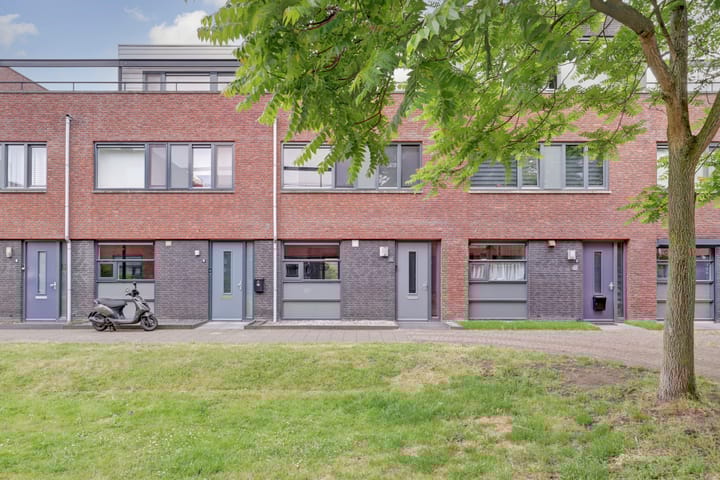 Photo of property Roosjestin 14, Tiel