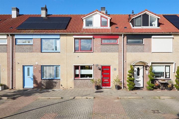 Rosa Manusstraat 8 in Velserbroek