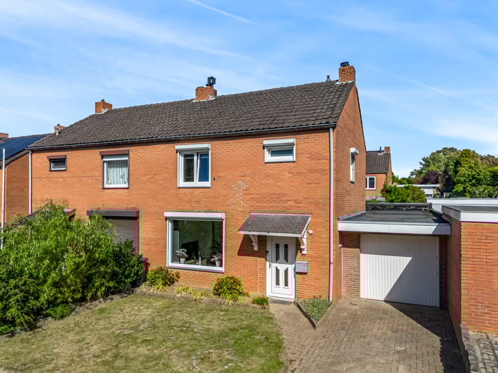 Photo of property Rosastraat 15, Munstergeleen