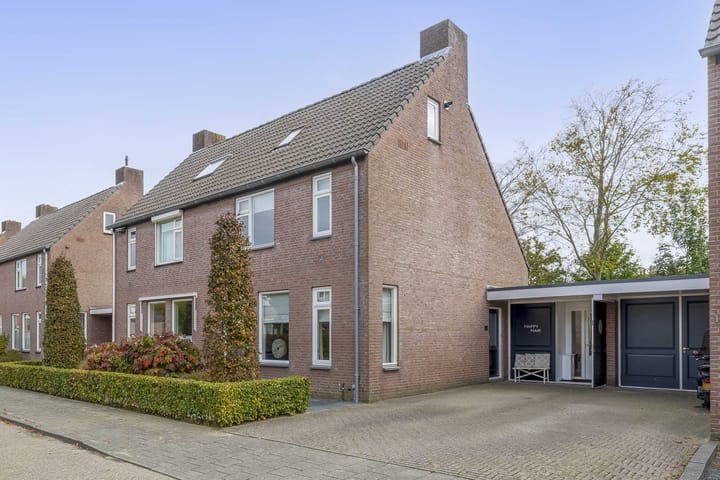 Rossinistraat 11 in Schijndel photo