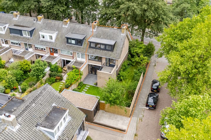 Rouboslaan 28 in Voorschoten