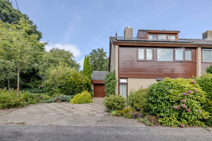 Photo of property Roucooppark 1, Voorschoten