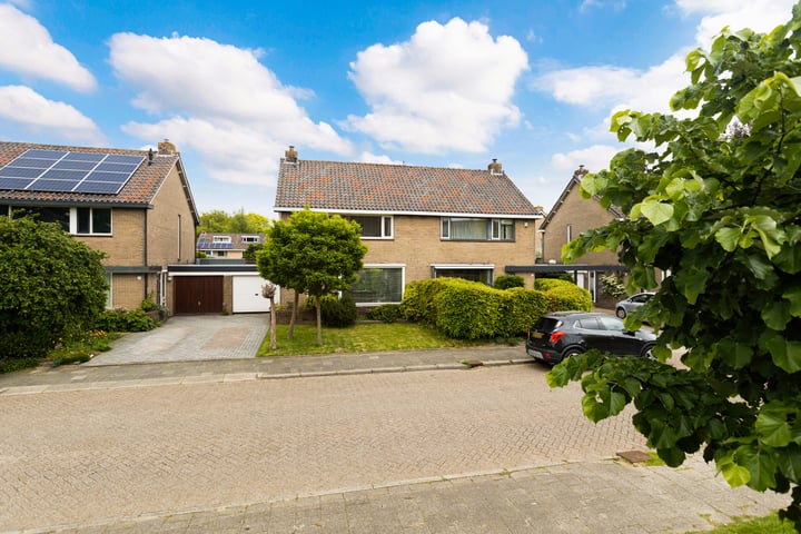 Photo of property Rozemarijnsingel 5, Barendrecht
