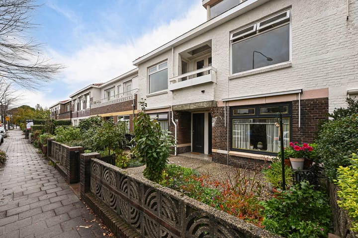 Rozenboomlaan 32 in Voorburg