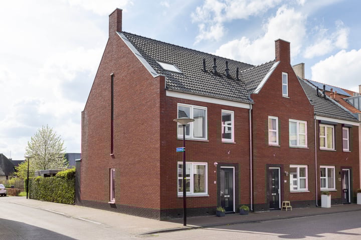 Photo of property Rozenbottel 9, Hengelo