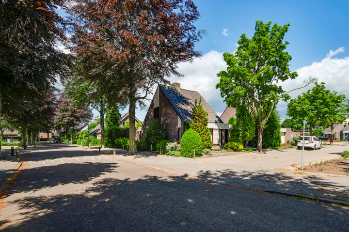Rozenhof 1 in Heythuysen
