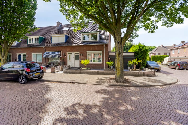 Rozenhof 16 in Helmond