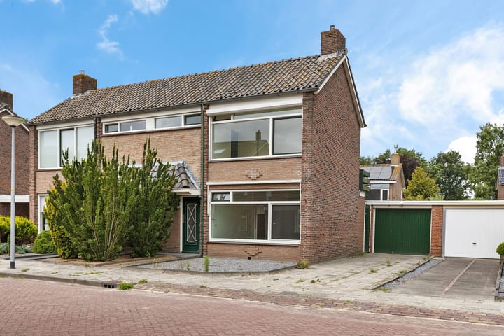 Rozenlaan 8 in Nieuwe Pekela