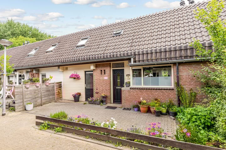 Rozenwerf 195 in Almere foto