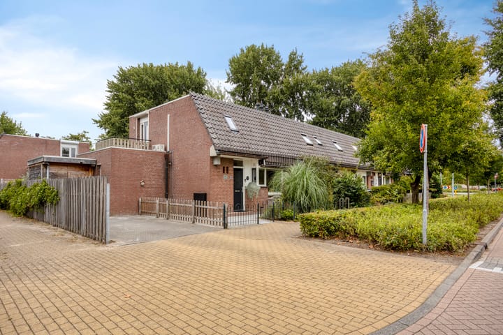 Rozenwerf 98 in Almere