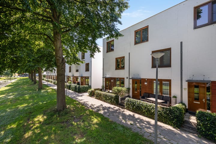 Ruisvoornpad 21 in Hoogvliet Rotterdam