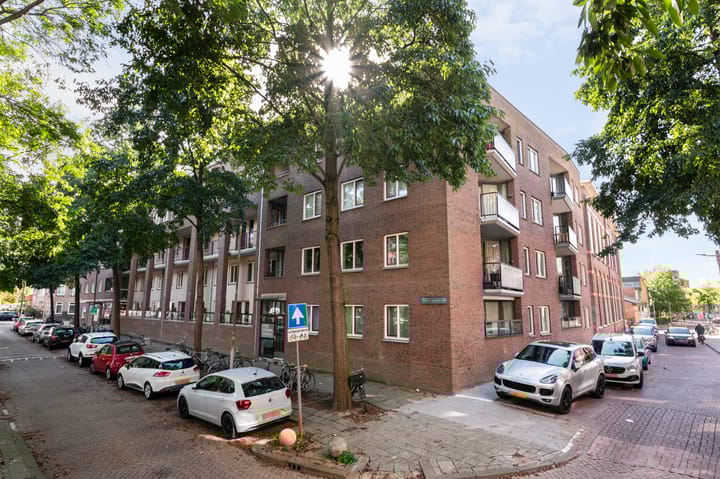 Ruivenplantsoen 100 in Rotterdam foto