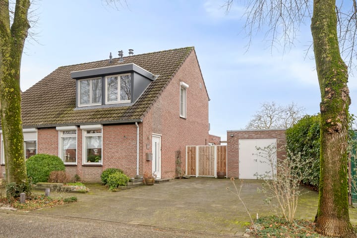 Rutsekovenstraat 33 en Echt foto