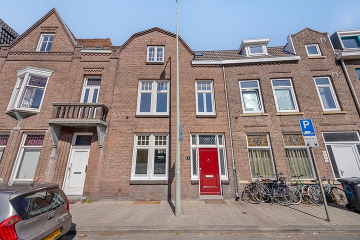 Ruys de Beerenbroucklaan 8 in Heerlen