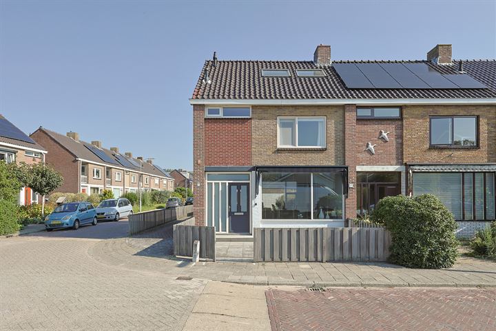 Saarstraat 19 in Heemskerk