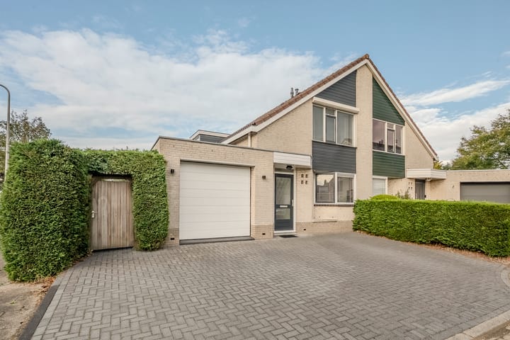 Photo of property Sacharovlaan 54, Hellevoetsluis