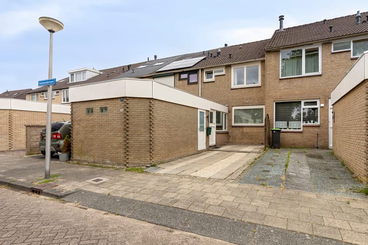 Salamanderveen 326 in Spijkenisse
