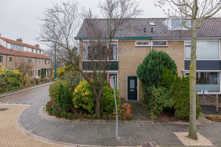 Salvialaan 15 in Oegstgeest