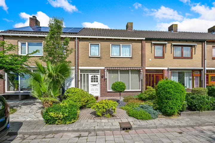 Sambrestraat 4 in Heemskerk