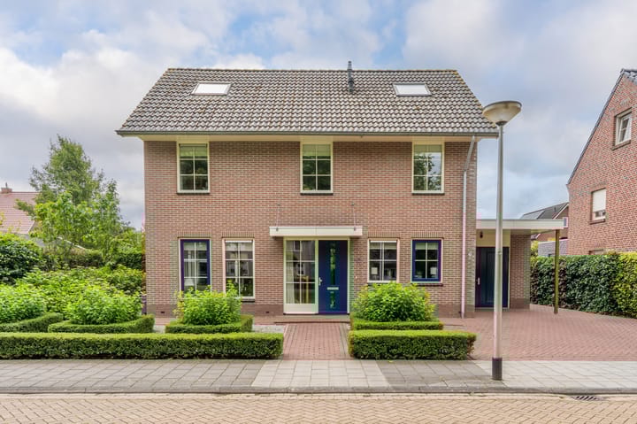 Sandelhout 10 in Assen