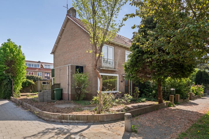 Santpoortse Dreef 36 in Santpoort-Noord