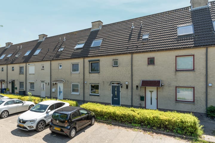 Sarsvenstraat 43 in Almere