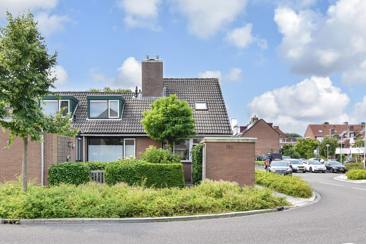 Photo of property Sartrezijde 25, Zoetermeer