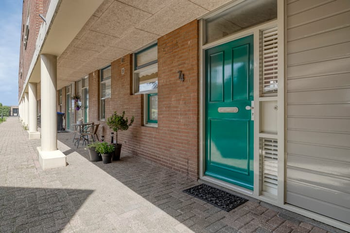 Saturnus 74 in Berkel en Rodenrijs foto
