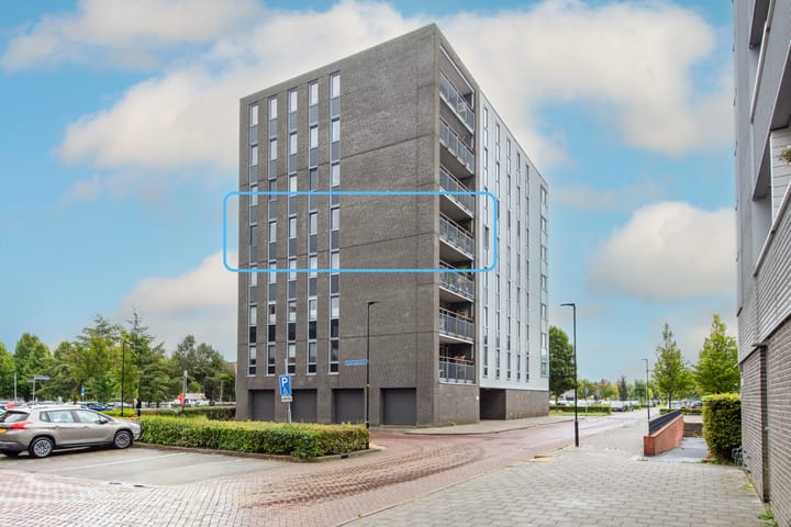 Schaapskuilmeer 24 in Heerhugowaard