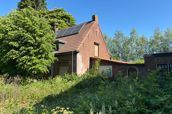 Schansdijk 5 in De Heen