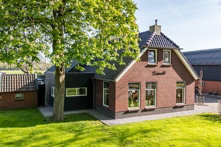 Schansweg 10 in Een-West