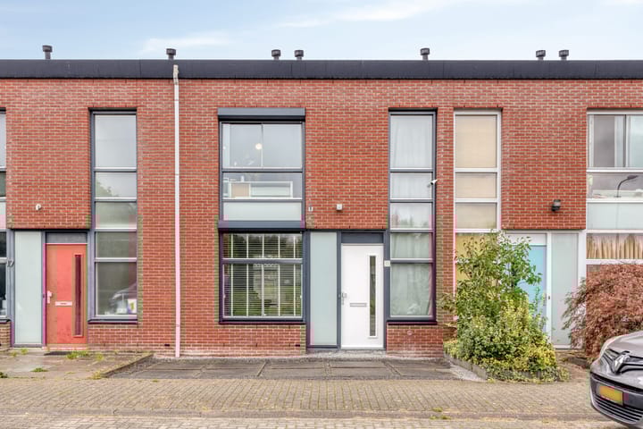 Scharwoudestraat 15 in Tilburg