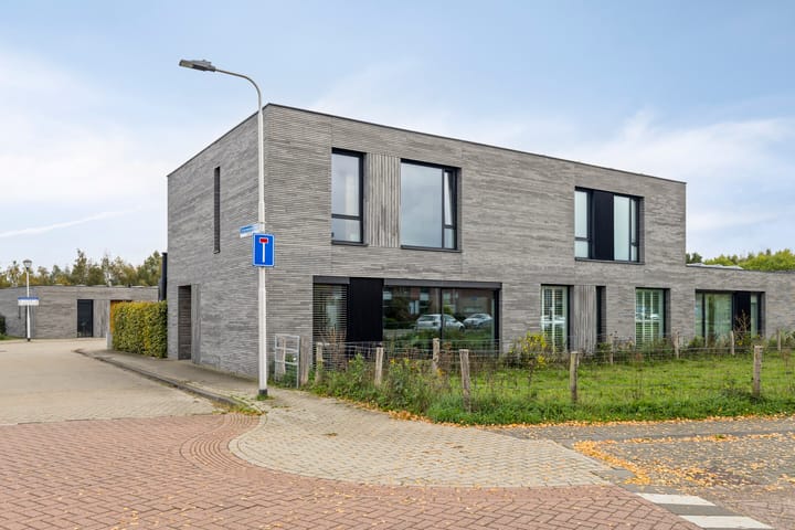 Scharwoudestraat 16a in Tilburg