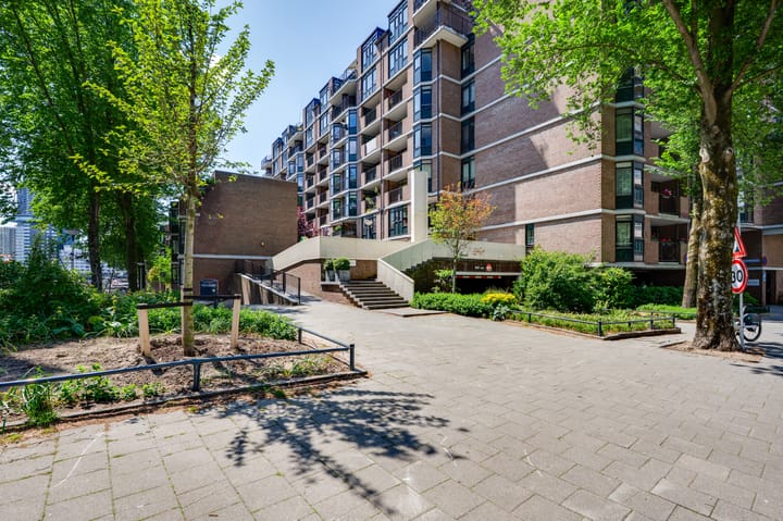 Photo of property Scheepmakerskade 46, Rotterdam